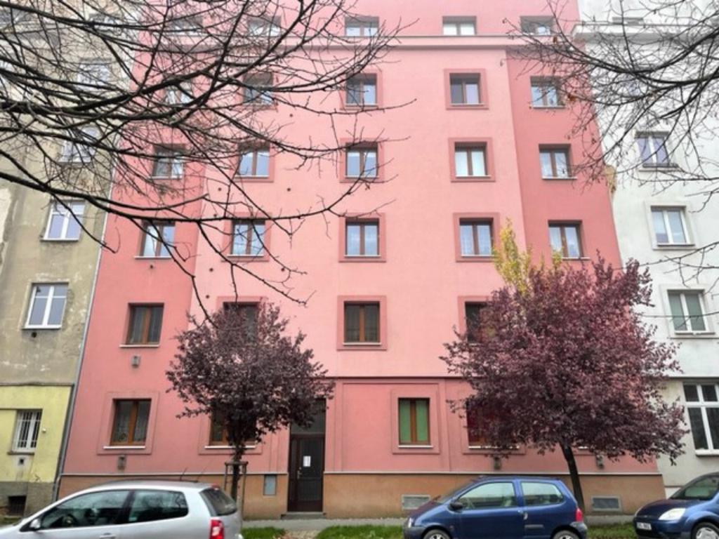 Nabízíme k prodeji byt 1+1 na ulici Korandova v Plzni – Jižní Předměstí